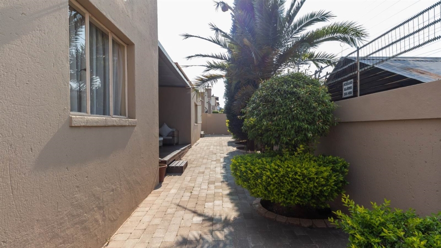 4 Bedroom Property for Sale in Noordwyk Gauteng