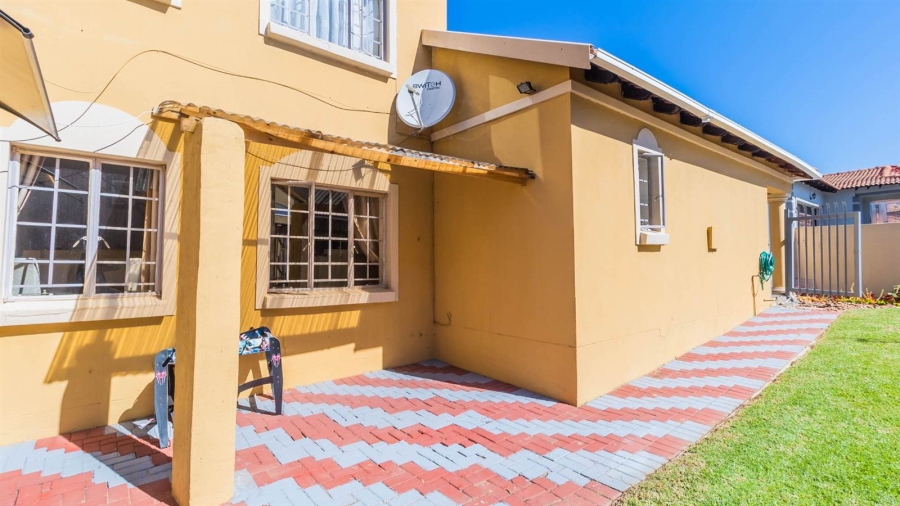 3 Bedroom Property for Sale in Noordwyk Gauteng