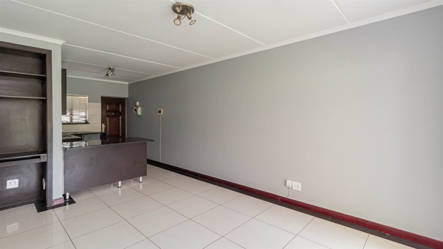 2 Bedroom Property for Sale in Noordwyk Gauteng