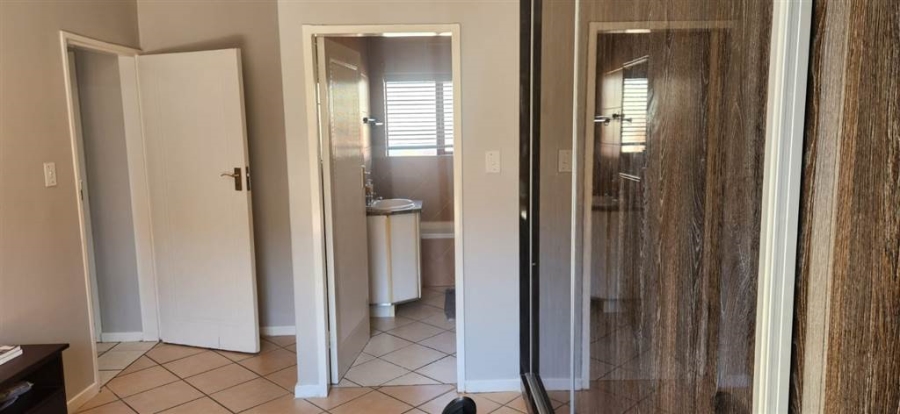 3 Bedroom Property for Sale in Crescent Wood Country Estate Gauteng