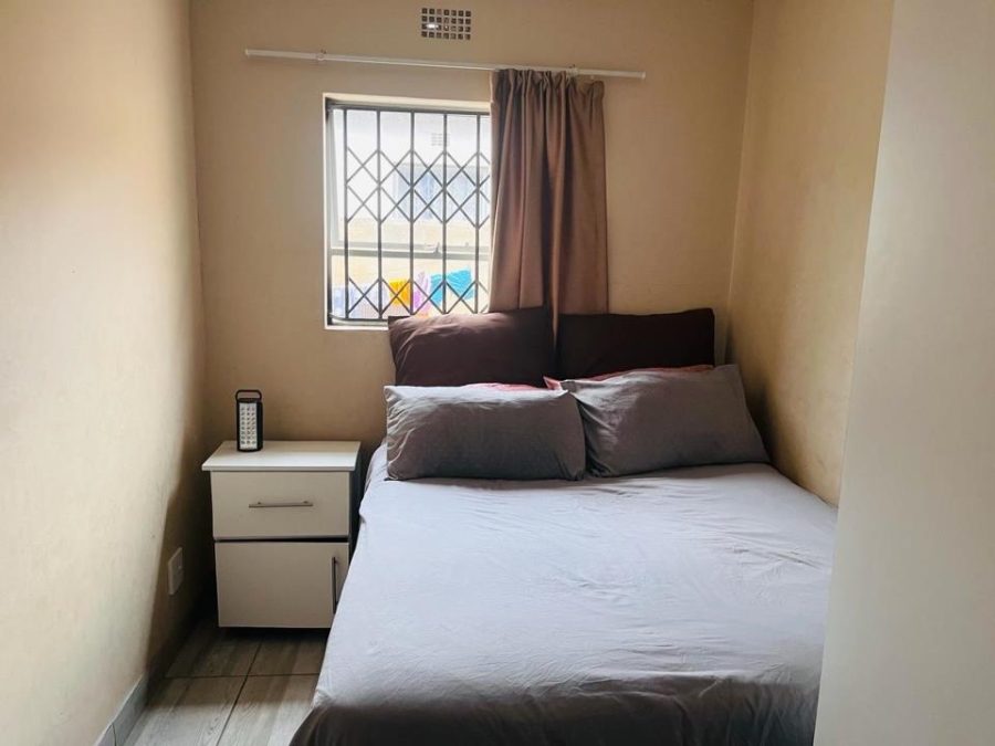 2 Bedroom Property for Sale in Clayville Gauteng