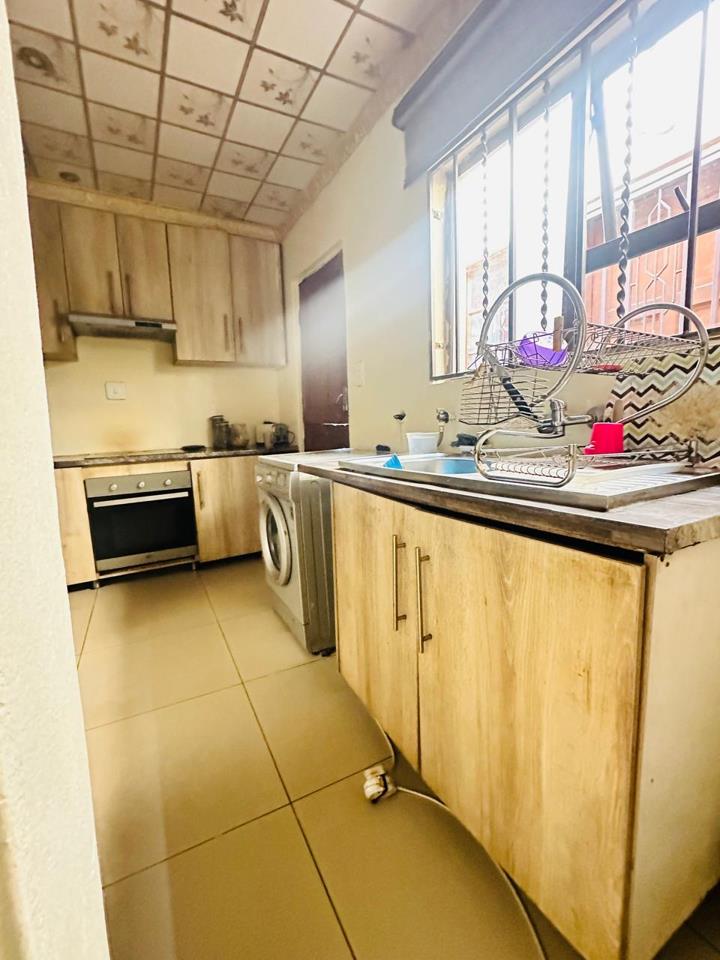 2 Bedroom Property for Sale in Etwatwa Gauteng