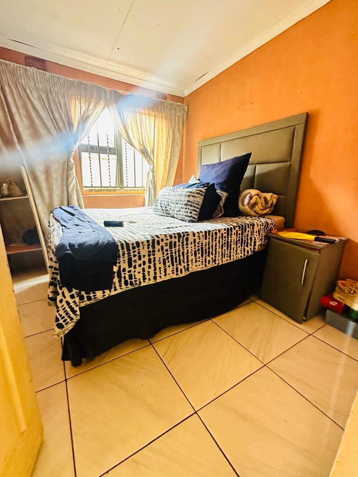 2 Bedroom Property for Sale in Etwatwa Gauteng