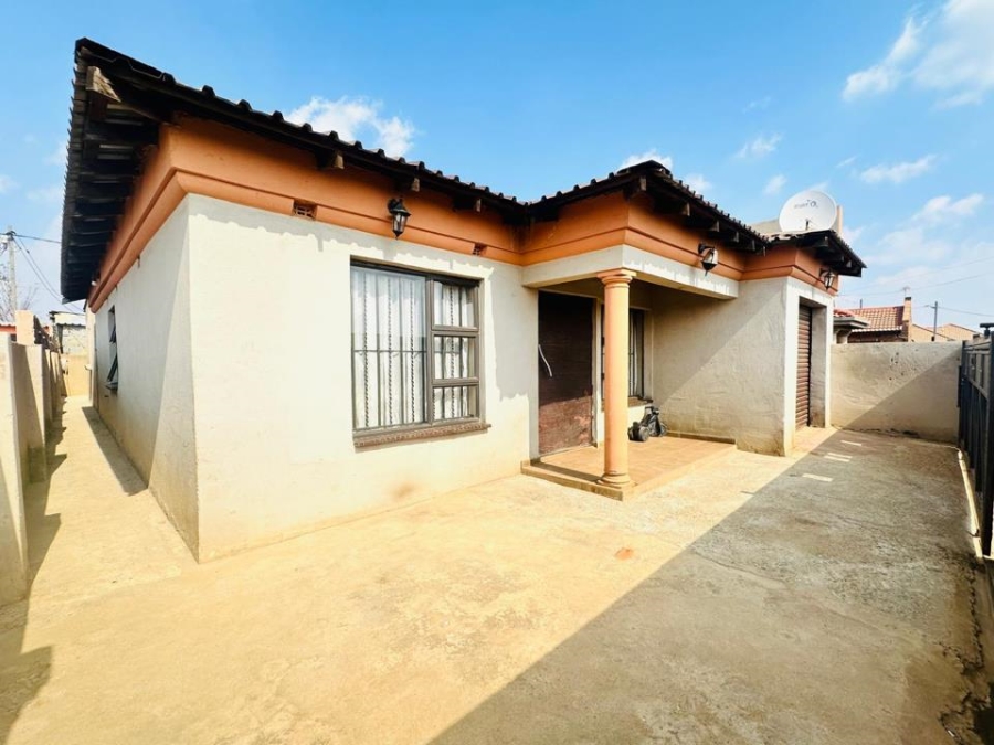 2 Bedroom Property for Sale in Etwatwa Gauteng