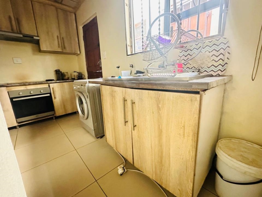 2 Bedroom Property for Sale in Etwatwa Gauteng