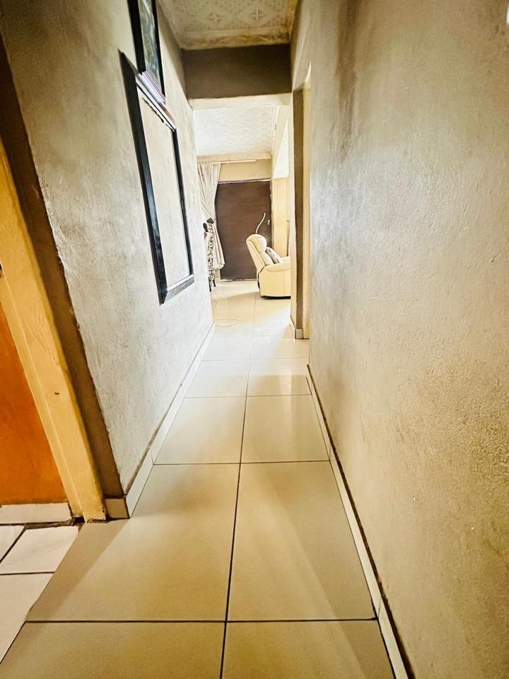 2 Bedroom Property for Sale in Etwatwa Gauteng