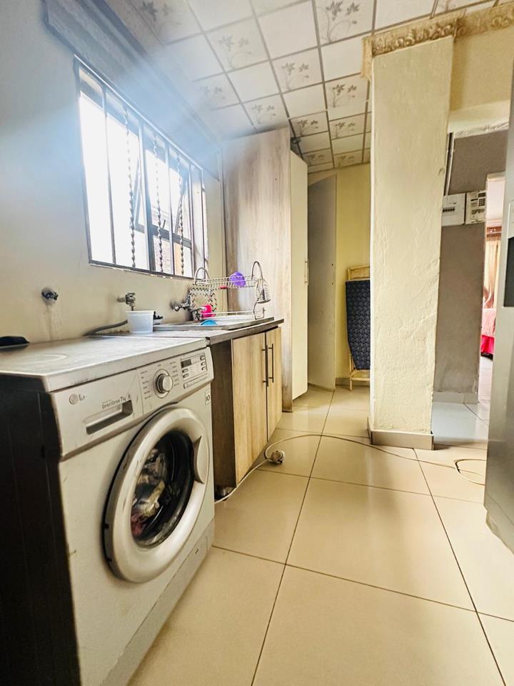 2 Bedroom Property for Sale in Etwatwa Gauteng