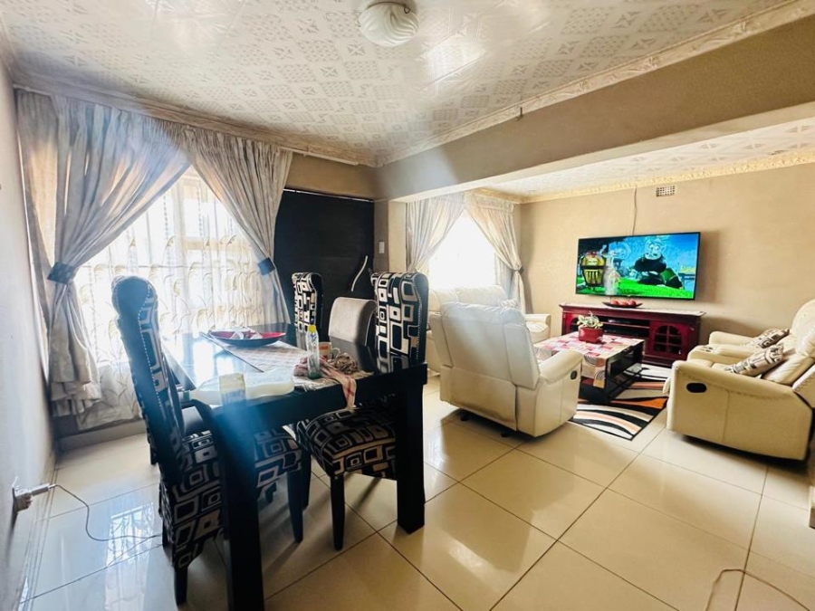 2 Bedroom Property for Sale in Etwatwa Gauteng