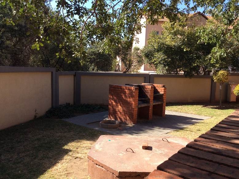 To Let 2 Bedroom Property for Rent in Kosmosdal Gauteng