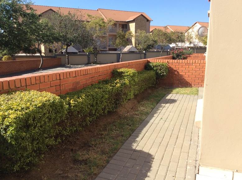 To Let 2 Bedroom Property for Rent in Kosmosdal Gauteng