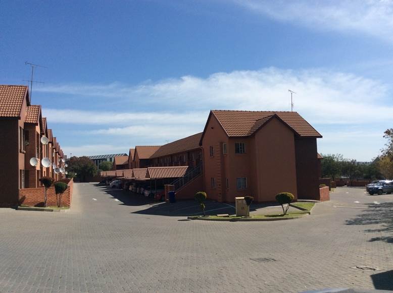 To Let 2 Bedroom Property for Rent in Kosmosdal Gauteng