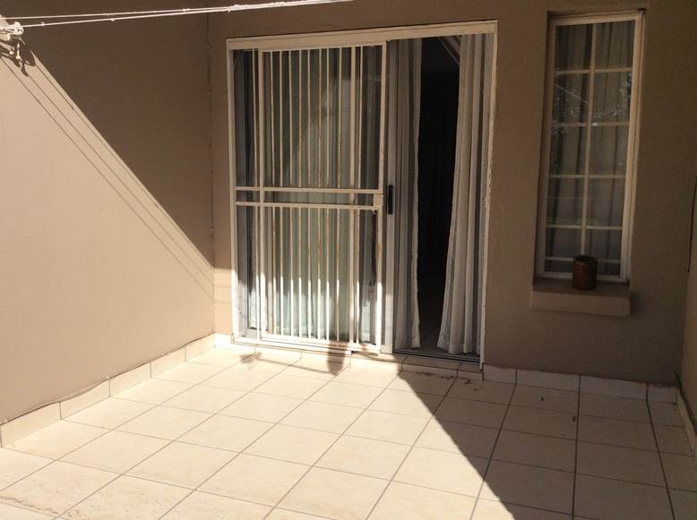 To Let 2 Bedroom Property for Rent in Kosmosdal Gauteng