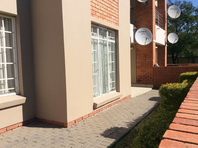 To Let 2 Bedroom Property for Rent in Kosmosdal Gauteng