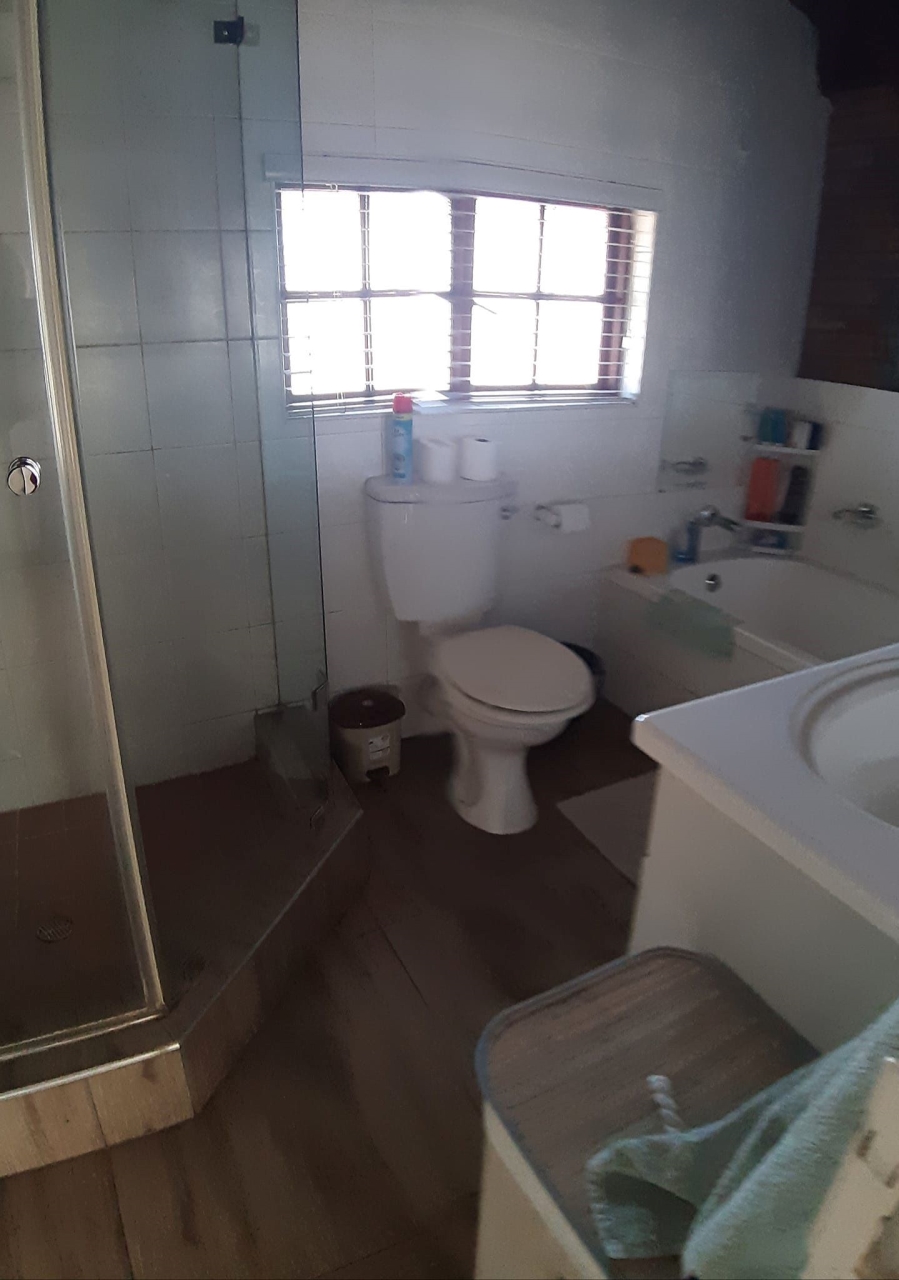 4 Bedroom Property for Sale in Dayanglen Gauteng