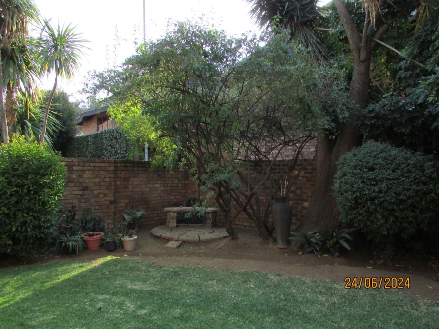 4 Bedroom Property for Sale in Dayanglen Gauteng