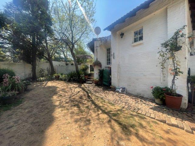 To Let 2 Bedroom Property for Rent in Bryanston Gauteng