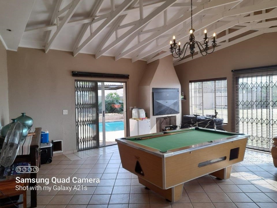 4 Bedroom Property for Sale in Helderkruin Gauteng