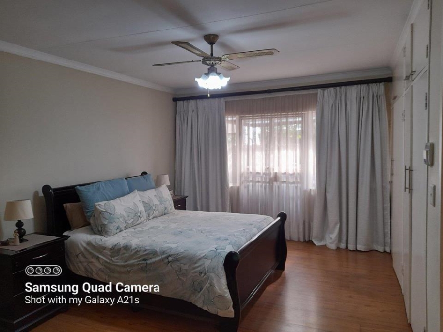 4 Bedroom Property for Sale in Helderkruin Gauteng