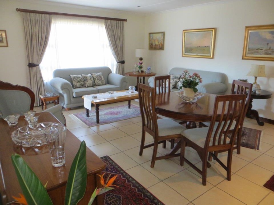 2 Bedroom Property for Sale in Featherbrooke Hills Retirement Gauteng