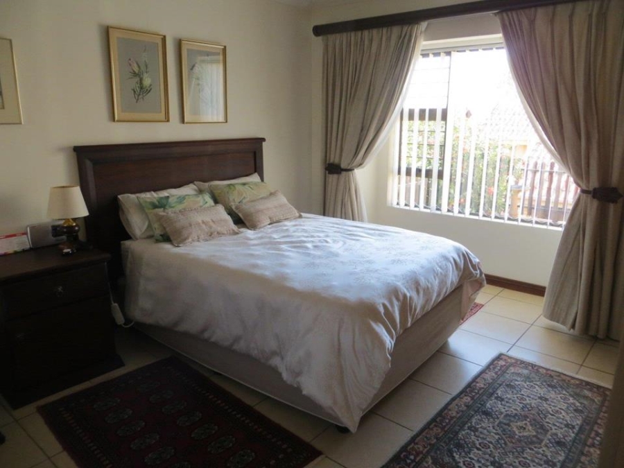 2 Bedroom Property for Sale in Featherbrooke Hills Retirement Gauteng