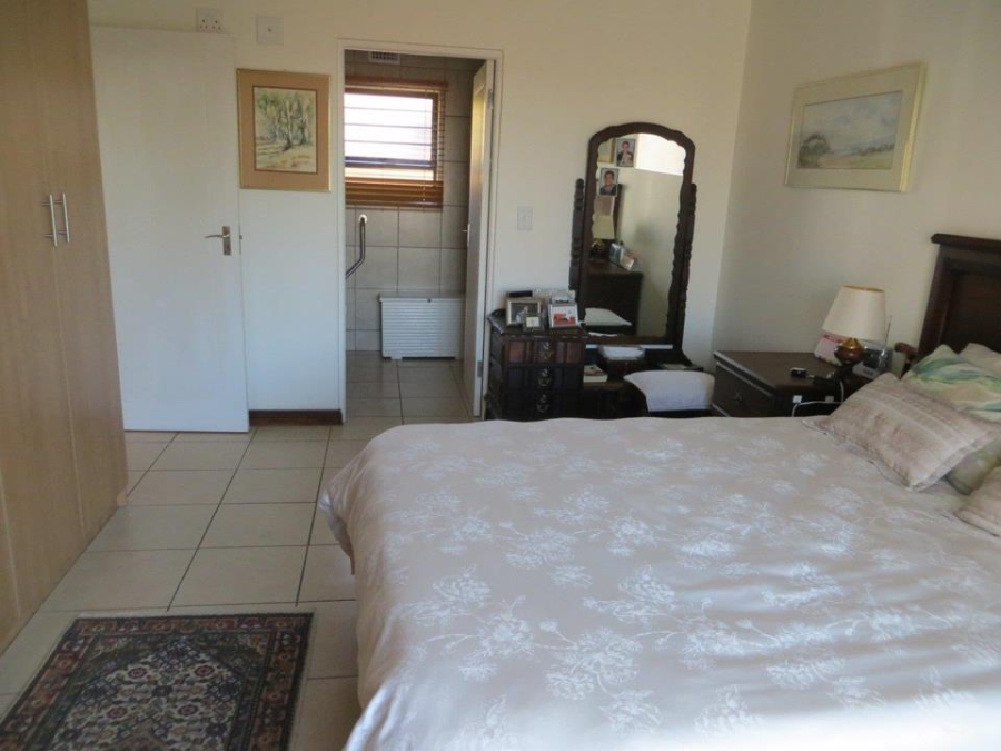 2 Bedroom Property for Sale in Featherbrooke Hills Retirement Gauteng