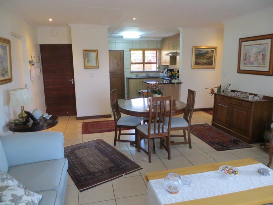 2 Bedroom Property for Sale in Featherbrooke Hills Retirement Gauteng