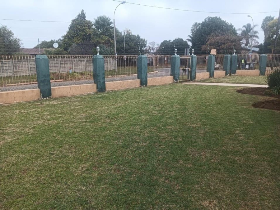 4 Bedroom Property for Sale in Witpoortjie Gauteng