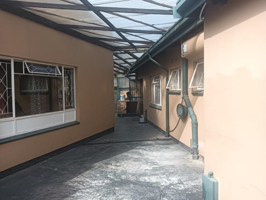 4 Bedroom Property for Sale in Witpoortjie Gauteng