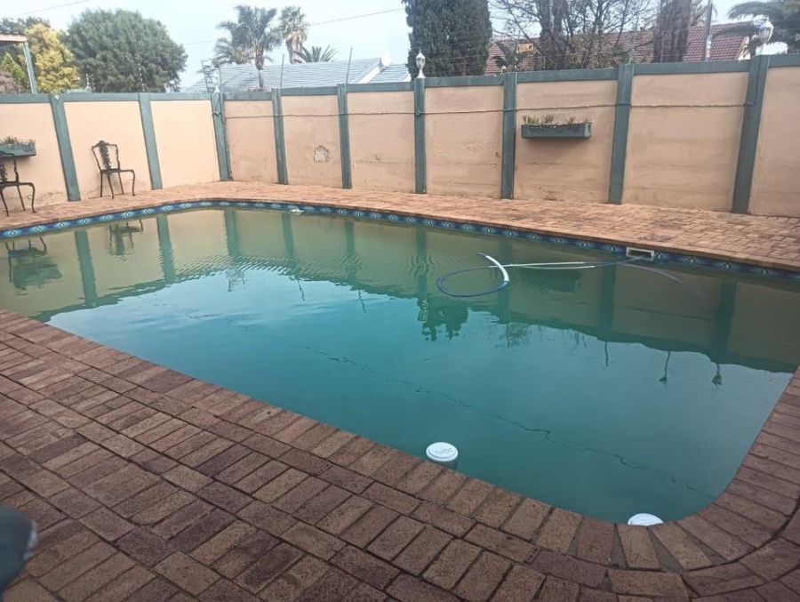 4 Bedroom Property for Sale in Witpoortjie Gauteng