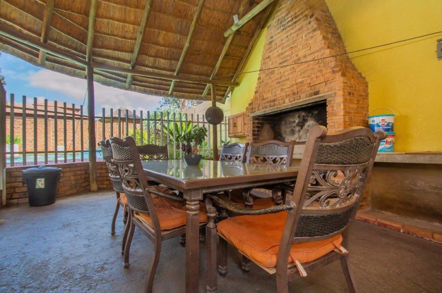 4 Bedroom Property for Sale in Witpoortjie Gauteng