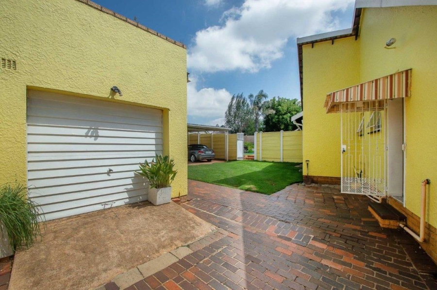 4 Bedroom Property for Sale in Witpoortjie Gauteng