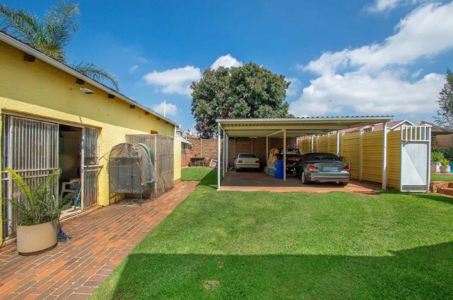 4 Bedroom Property for Sale in Witpoortjie Gauteng