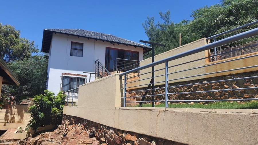 5 Bedroom Property for Sale in Rant En Dal Gauteng