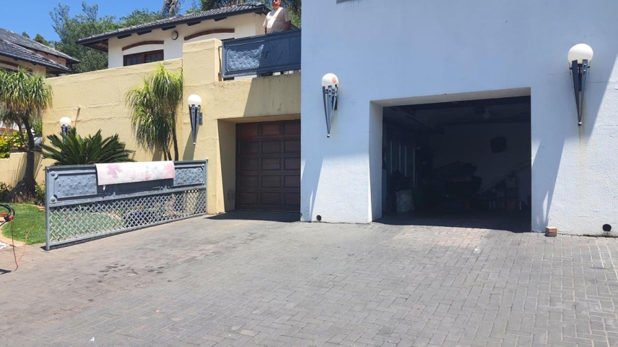 5 Bedroom Property for Sale in Rant En Dal Gauteng