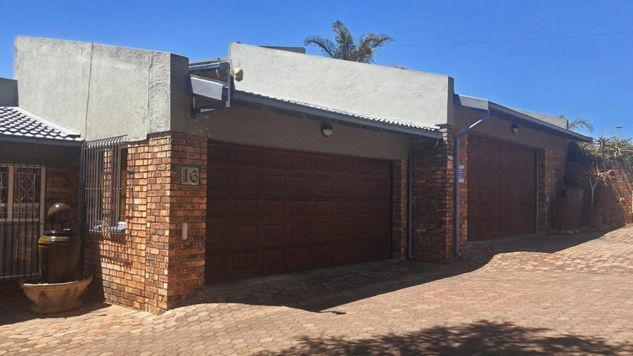 4 Bedroom Property for Sale in Rant En Dal Gauteng