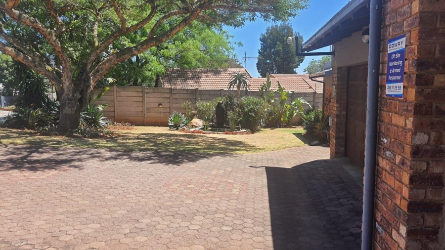 4 Bedroom Property for Sale in Rant En Dal Gauteng