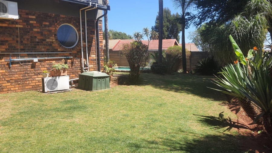 4 Bedroom Property for Sale in Rant En Dal Gauteng