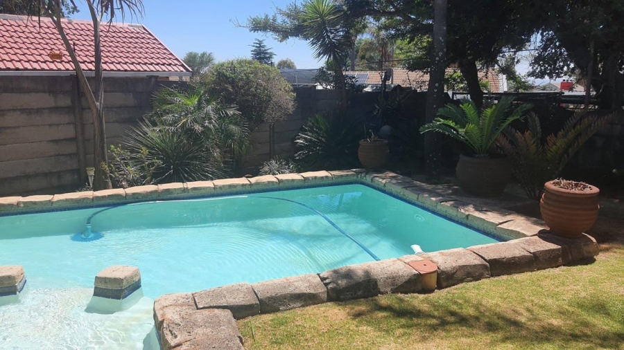 4 Bedroom Property for Sale in Rant En Dal Gauteng