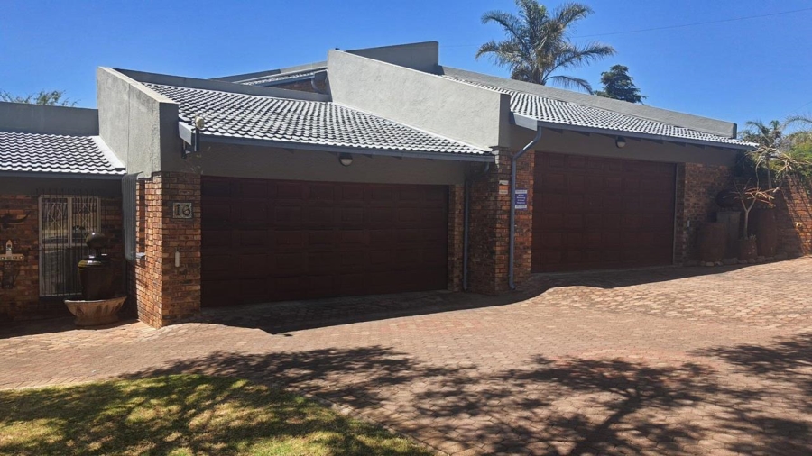 4 Bedroom Property for Sale in Rant En Dal Gauteng