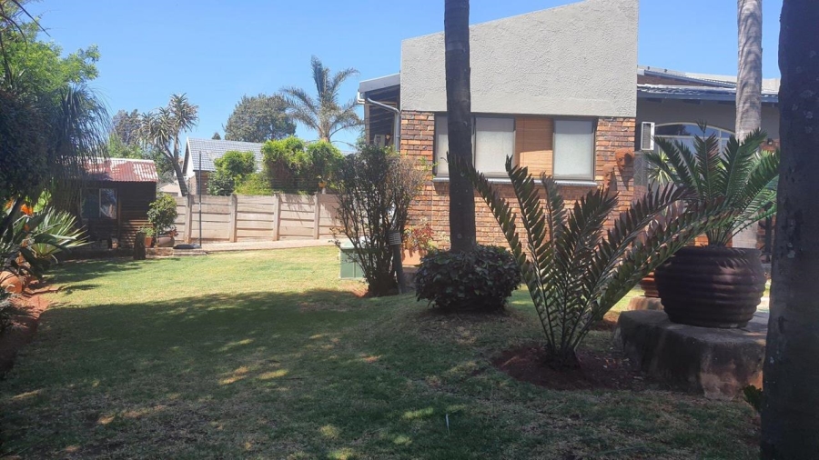 4 Bedroom Property for Sale in Rant En Dal Gauteng