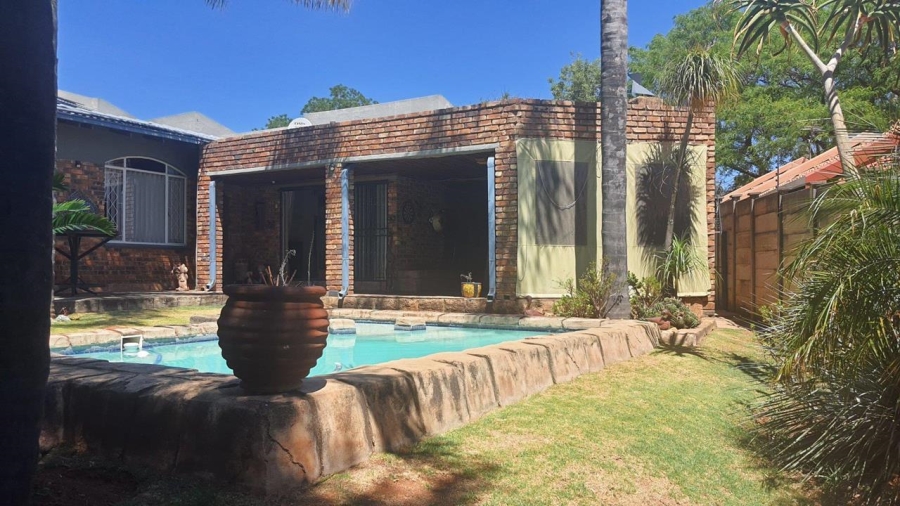 4 Bedroom Property for Sale in Rant En Dal Gauteng