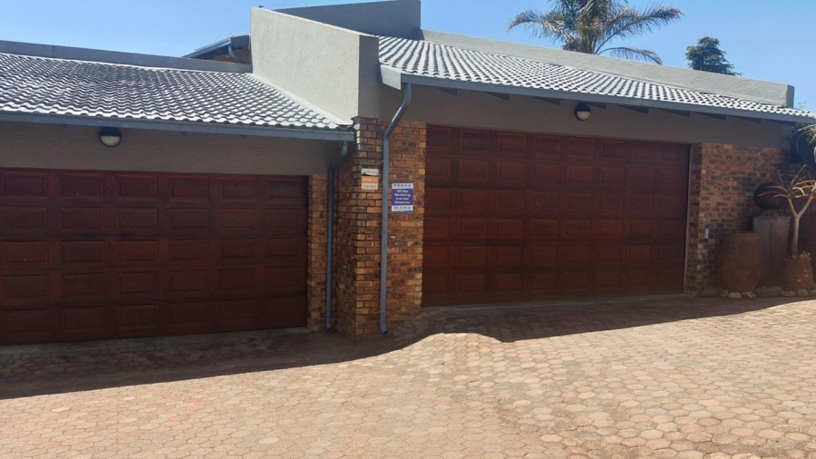 4 Bedroom Property for Sale in Rant En Dal Gauteng