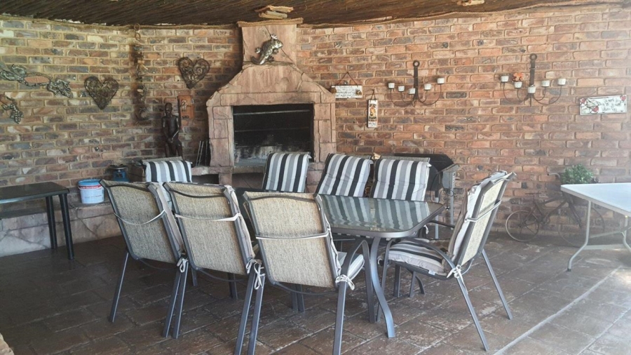 4 Bedroom Property for Sale in Rant En Dal Gauteng