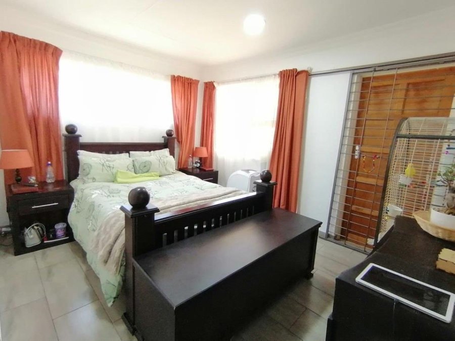 4 Bedroom Property for Sale in Noordheuwel Gauteng