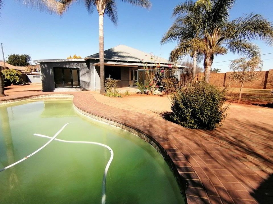 4 Bedroom Property for Sale in Krugersdorp North Gauteng