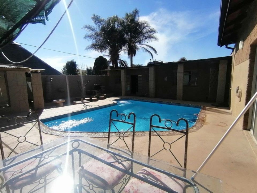 4 Bedroom Property for Sale in Krugersdorp West Gauteng