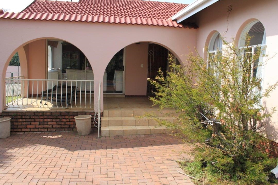 4 Bedroom Property for Sale in Fairland Gauteng