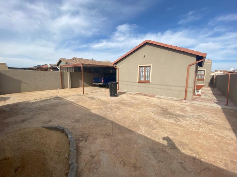 To Let 3 Bedroom Property for Rent in Protea Glen Gauteng