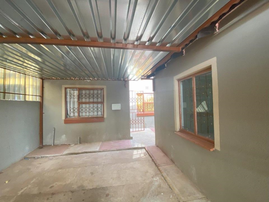 To Let 3 Bedroom Property for Rent in Protea Glen Gauteng