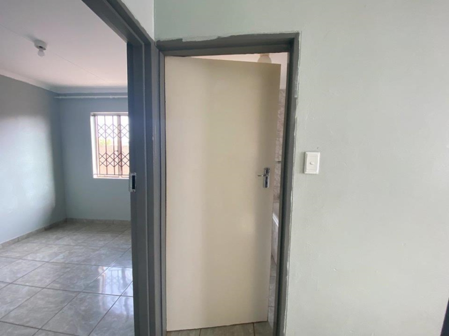 To Let 3 Bedroom Property for Rent in Protea Glen Gauteng